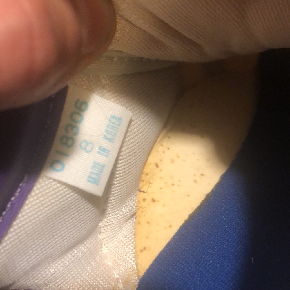 Never worn 1970’s vintage Converse running shoes. - Picture 15 of 16
